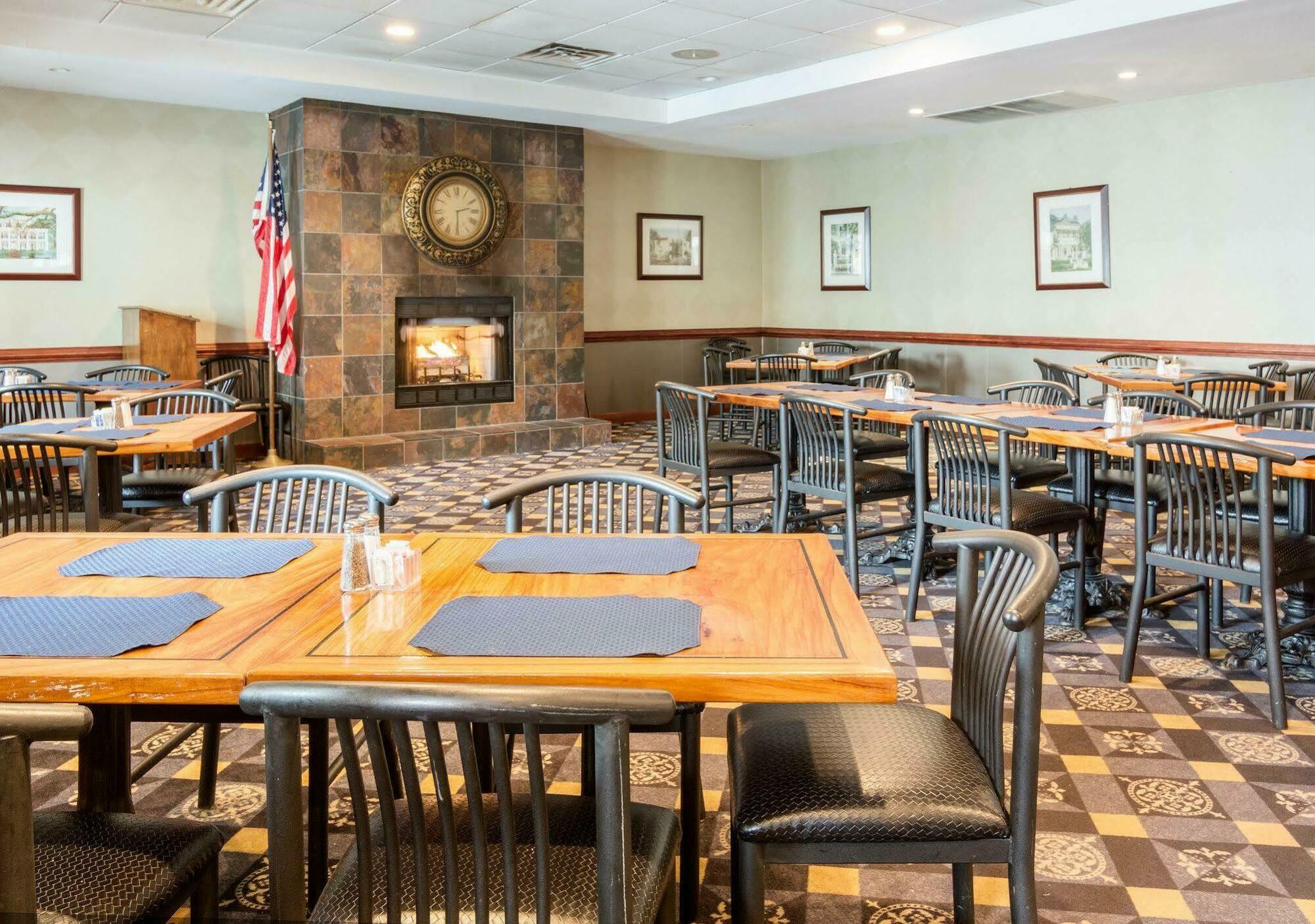 Hotel Western Historic District 3*